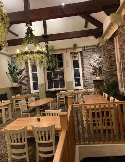 The Swan Hotel Wadebridge Exterior foto